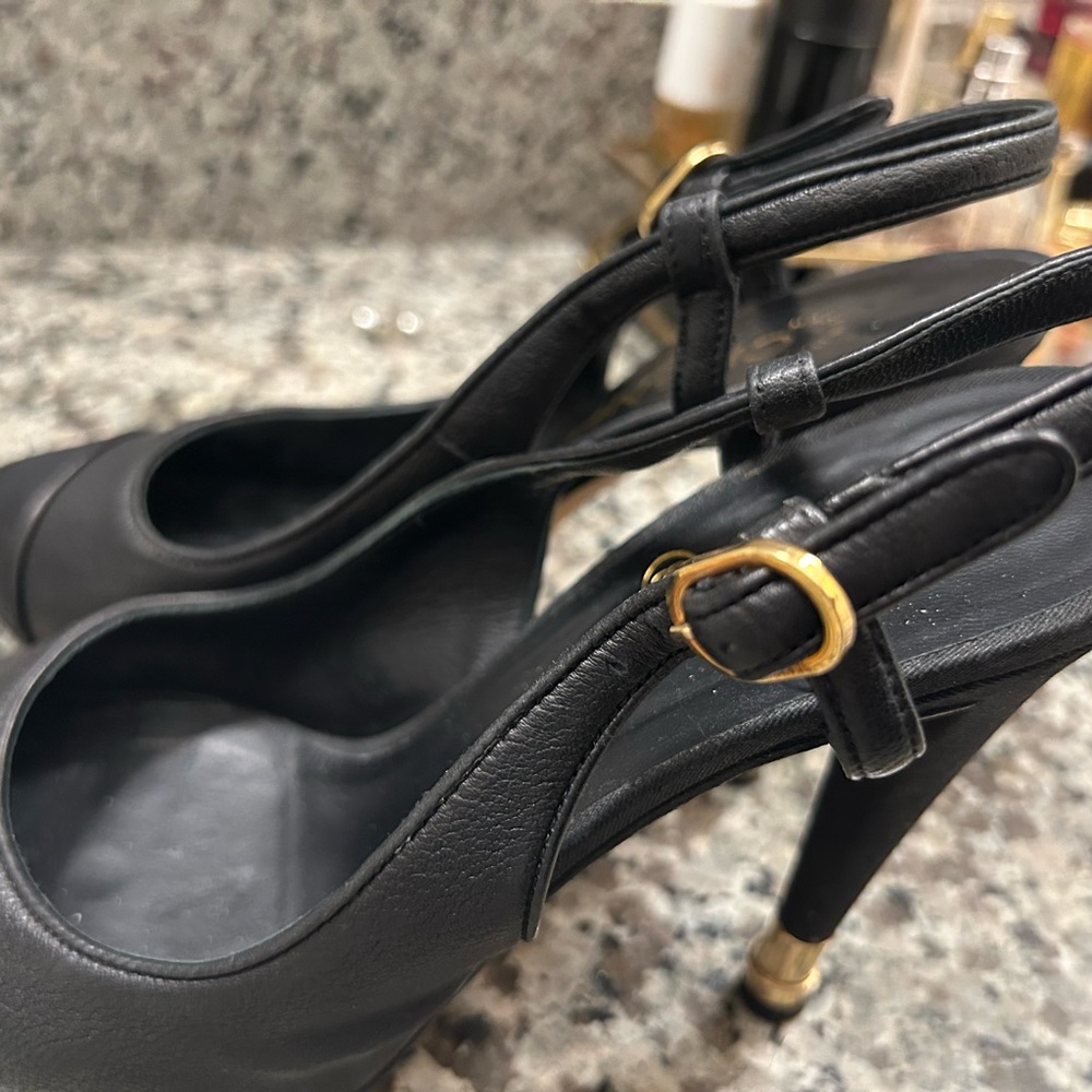 Authentic CHANEL, no box, but dust covers, good condition size 8